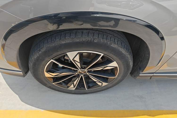 Used Roewe RX5 New Energy 2023 eRX5 Ultra-Hybrid Comfort Edition Left Front Wheel Hub