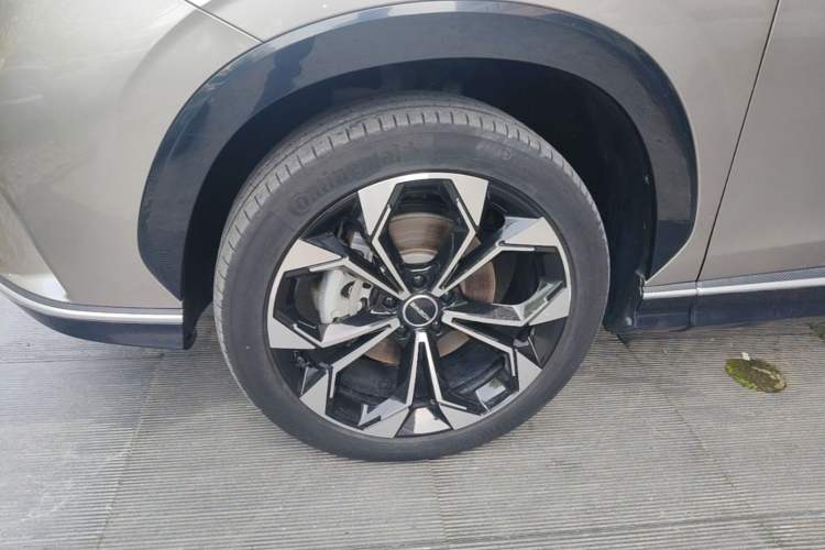 Used Roewe RX5 New Energy 2023 eRX5 Super Hybrid Prestige Edition Left Front Wheel Hub