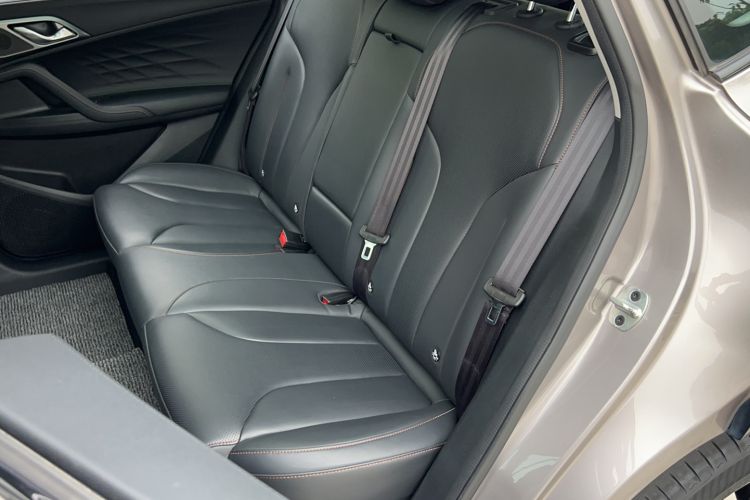 Used Roewe RX5 New Energy 2023 eRX5 Super Hybrid Prestige Edition Left Rear Seat