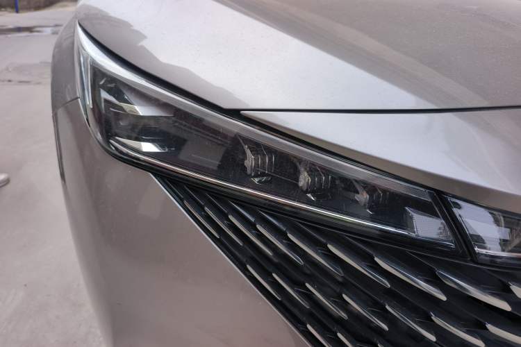 Used Roewe RX5 New Energy 2023 eRX5 Super Hybrid Premium Edition Right Front Headlight