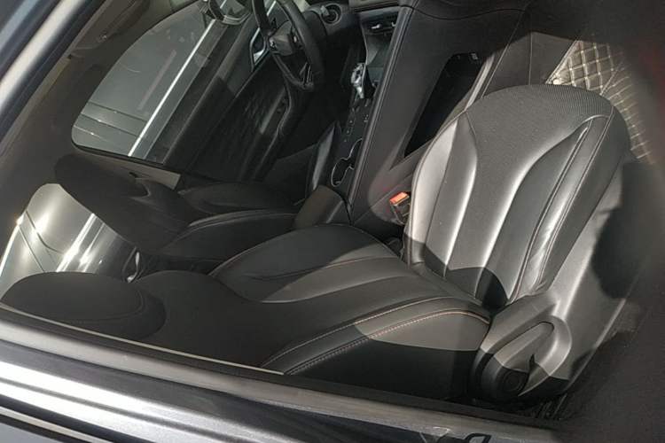 Used Roewe RX5 New Energy 2023 eRX5 Ultra-Hybrid Comfort Edition Right Front Seat