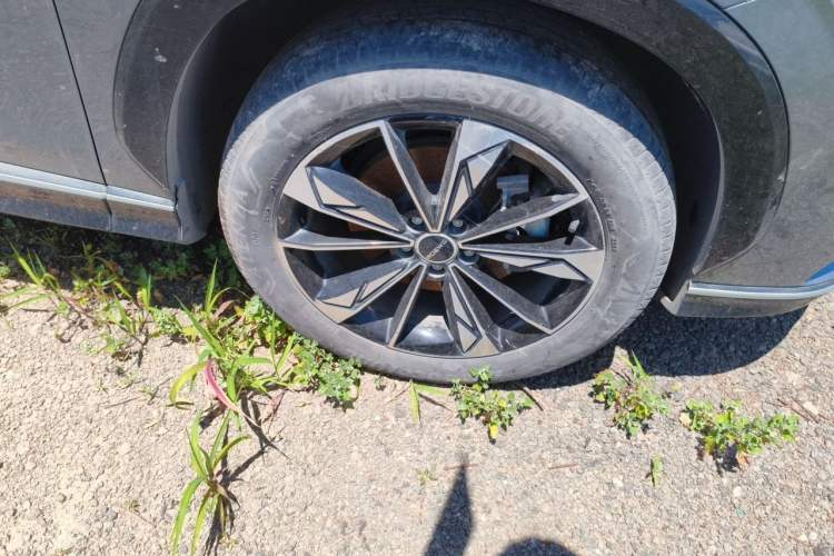 Used Roewe RX5 New Energy 2023 eRX5 Super Hybrid Premium Edition Right Front Wheel Hub