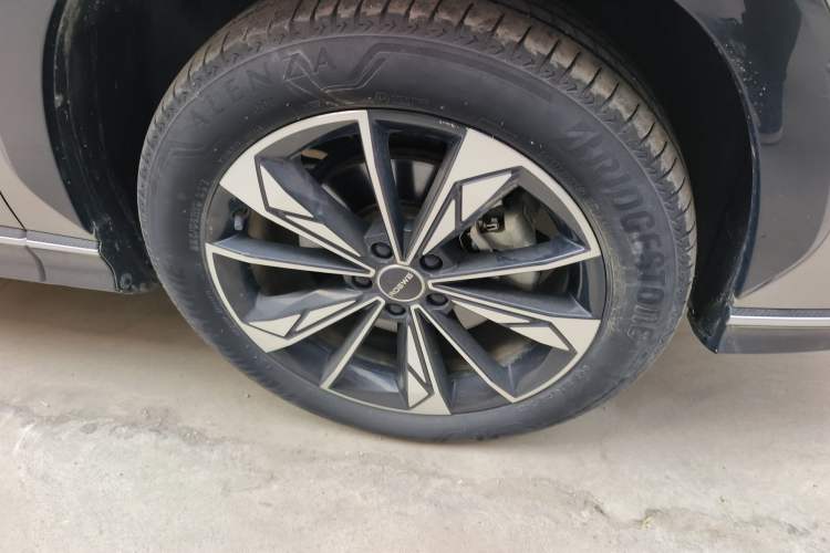 Used Roewe RX5 New Energy 2023 eRX5 Super Hybrid Premium Edition Right Front Wheel Hub