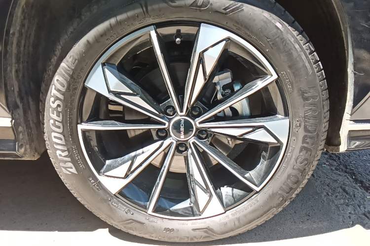 Used Roewe RX5 New Energy 2023 eRX5 Super Hybrid Premium Edition Right Front Wheel Hub