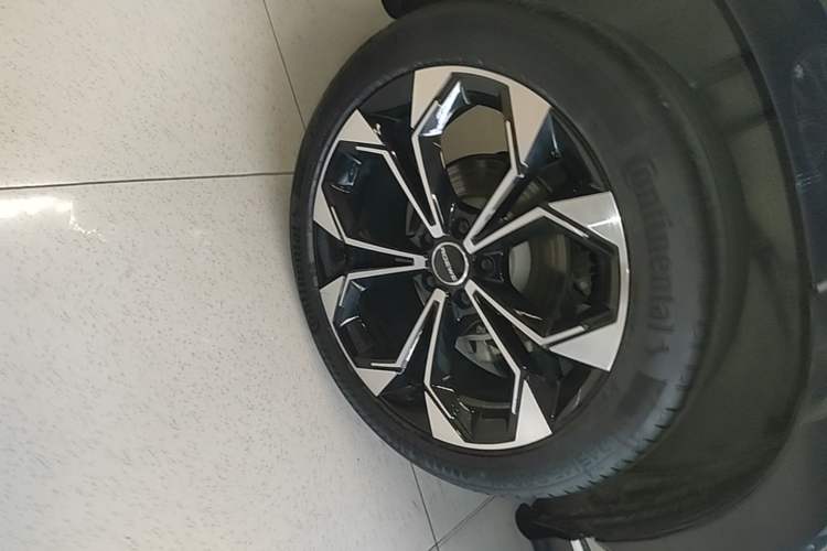 Used Roewe RX5 New Energy 2023 eRX5 Super Hybrid Prestige Edition Right Rear Wheel Hub
