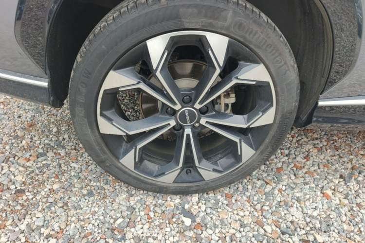 Used Roewe RX5 New Energy 2023 eRX5 Super Hybrid Prestige Edition Right Rear Wheel Hub