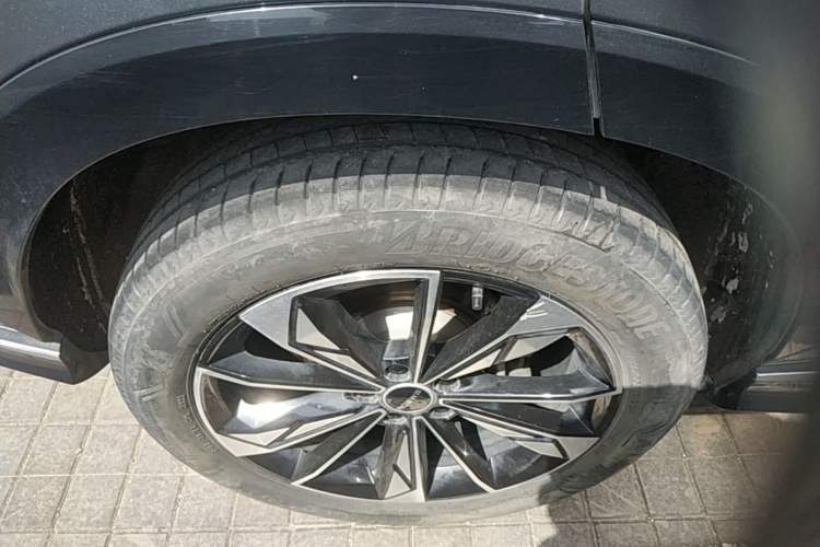 Used Roewe RX5 New Energy 2023 eRX5 Ultra-Hybrid Comfort Edition Right Rear Wheel Hub