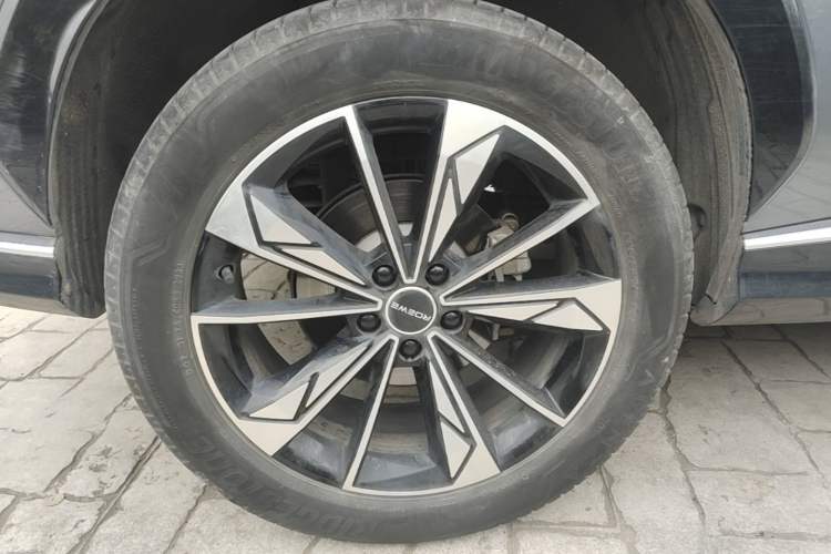 Used Roewe RX5 New Energy 2023 eRX5 Ultra-Hybrid Comfort Edition Right Rear Wheel Hub