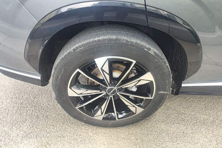 Used Roewe RX5 New Energy 2023 eRX5 Super Hybrid Prestige Edition Right Rear Wheel Hub