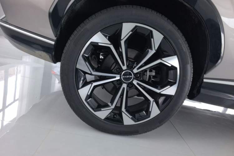 Used Roewe RX5 New Energy 2023 eRX5 Super Hybrid Prestige Edition Right Rear Wheel Hub