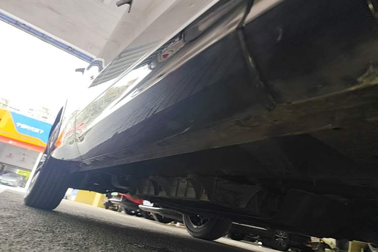Used Roewe RX5 New Energy 2023 eRX5 Super Hybrid Premium Edition Right Side Sill