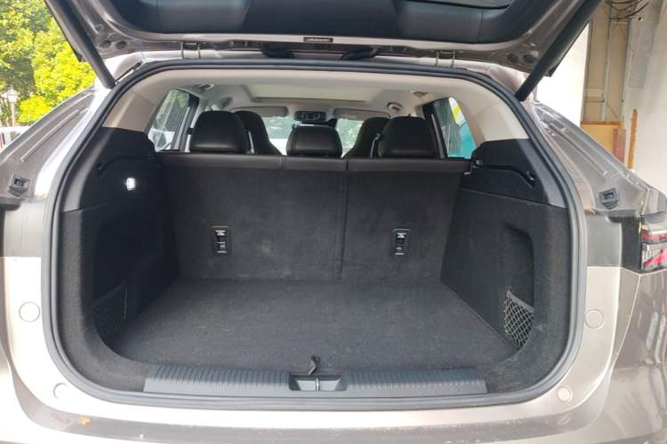 Used Roewe RX5 New Energy 2023 eRX5 Super Hybrid Prestige Edition Trunk