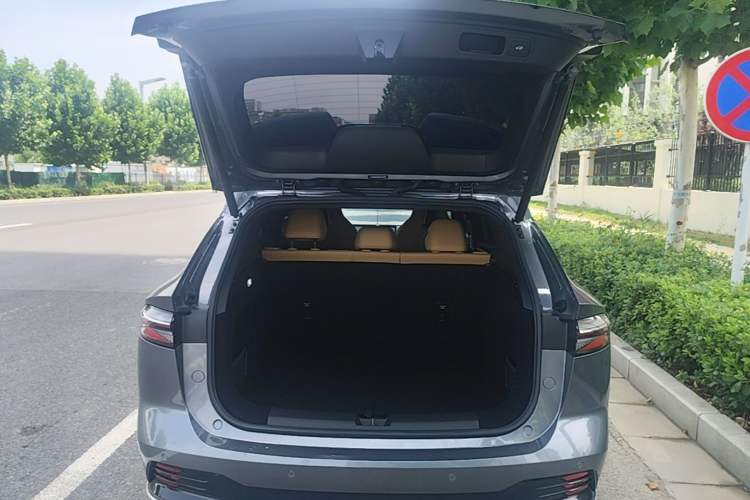 Used Roewe RX5 New Energy 2023 eRX5 Super Hybrid Prestige Edition Trunk