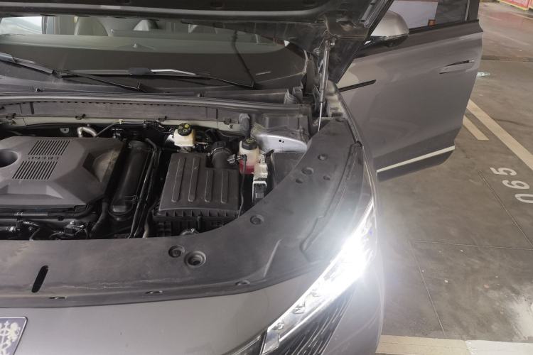 Used Roewe RX5 New Energy 2023 eRX5 Ultra-Hybrid Comfort Edition Engine Bay Left