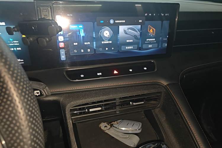 Used Roewe RX5 New Energy 2023 eRX5 Super Hybrid Premium Edition Audio And AC Panel
