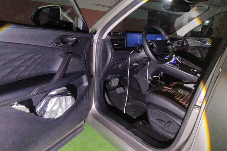Used Roewe RX5 New Energy 2023 eRX5 Super Hybrid Prestige Edition Driver Seat