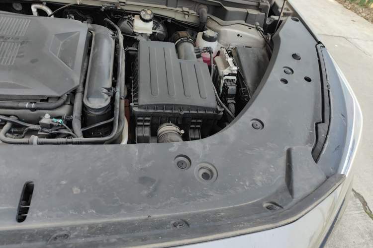 Used Roewe RX5 New Energy 2023 eRX5 Ultra-Hybrid Comfort Edition Engine Bay Left