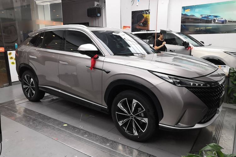 Used Roewe RX5 New Energy 2023 eRX5 Ultra-Hybrid Comfort Edition Front Right 45 Deg