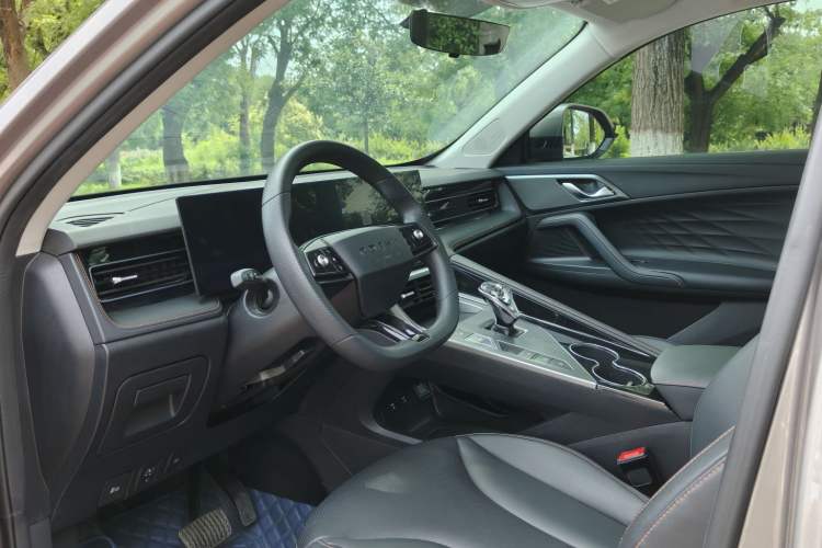 Used Roewe RX5 New Energy 2023 eRX5 Ultra-Hybrid Comfort Edition Interior 3