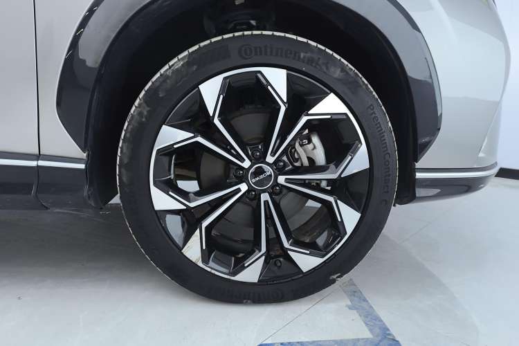 Used Roewe RX5 New Energy 2023 eRX5 Super Hybrid Prestige Edition Left Rear Wheel Hub