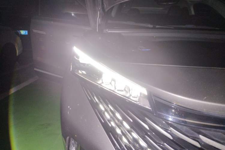 Used Roewe RX5 New Energy 2023 eRX5 Super Hybrid Prestige Edition Right Front Headlight