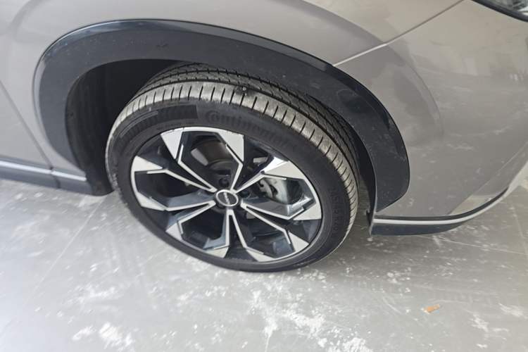 Used Roewe RX5 New Energy 2023 eRX5 Super Hybrid Prestige Edition Right Front Wheel Hub