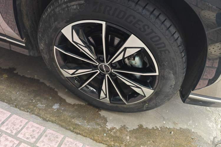 Used Roewe RX5 New Energy 2023 eRX5 Super Hybrid Premium Edition Right Front Wheel Hub