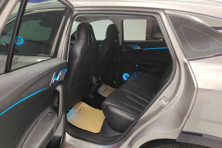 Used Roewe RX5 New Energy 2023 eRX5 Super Hybrid Prestige Edition Right Rear Seat