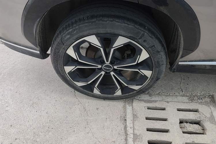 Used Roewe RX5 New Energy 2023 eRX5 Super Hybrid Prestige Edition Right Rear Wheel Hub