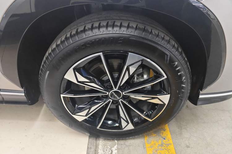 Used Roewe RX5 New Energy 2023 eRX5 Super Hybrid Premium Edition Right Rear Wheel Hub