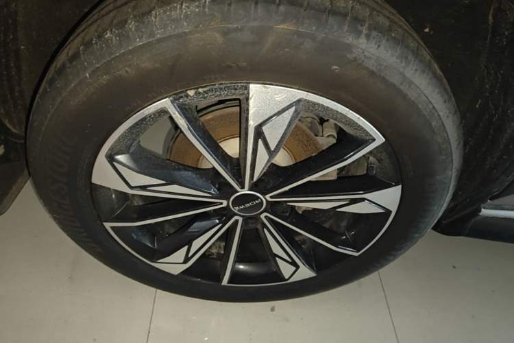Used Roewe RX5 New Energy 2023 eRX5 Super Hybrid Premium Edition Right Rear Wheel Hub