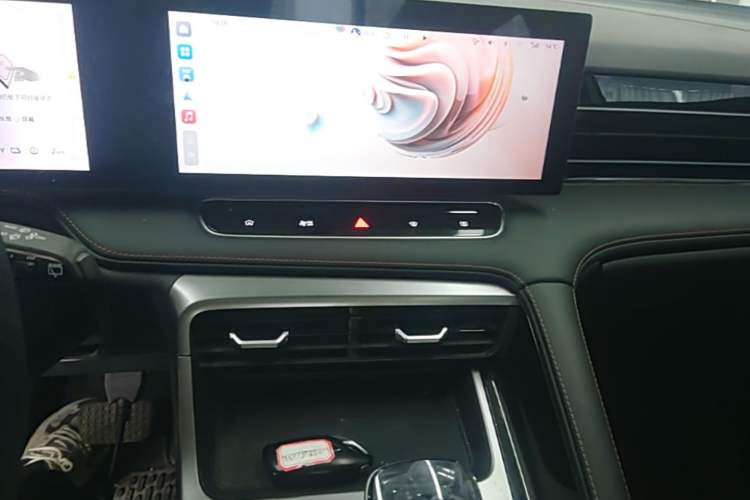 Used Roewe RX5 New Energy 2023 eRX5 Ultra-Hybrid Comfort Edition Audio And AC Panel