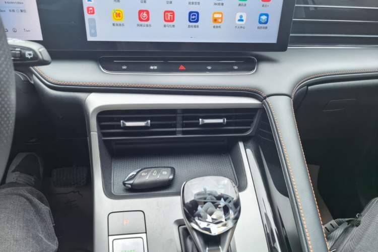 Used Roewe RX5 New Energy 2023 eRX5 Ultra-Hybrid Comfort Edition Audio And AC Panel