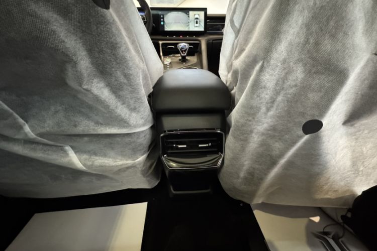 Used Roewe RX5 New Energy 2023 eRX5 Super Hybrid Premium Edition Exterior 3