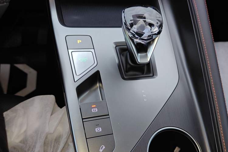 Used Roewe RX5 New Energy 2023 eRX5 Super Hybrid Premium Edition Gear Lever