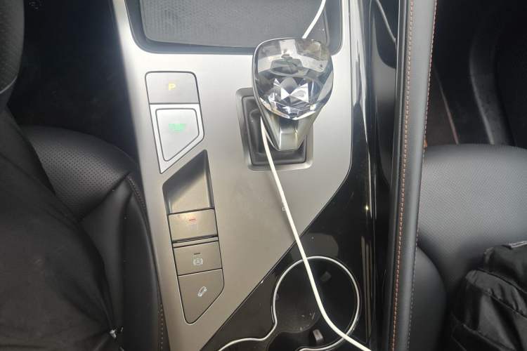 Used Roewe RX5 New Energy 2023 eRX5 Ultra-Hybrid Comfort Edition Gear Lever