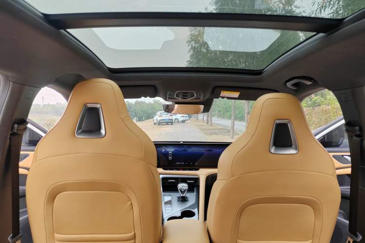 Used Roewe RX5 New Energy 2023 eRX5 Super Hybrid Premium Edition Headliner