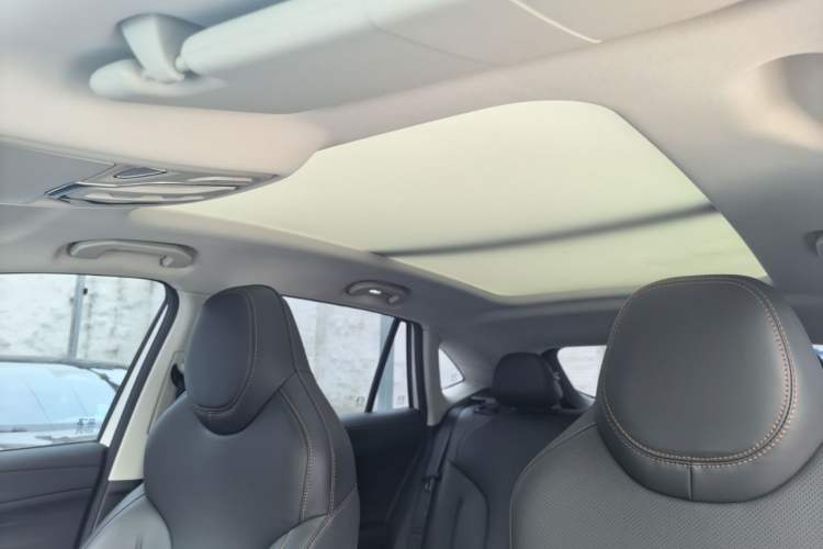 Used Roewe RX5 New Energy 2023 eRX5 Ultra-Hybrid Comfort Edition Headliner
