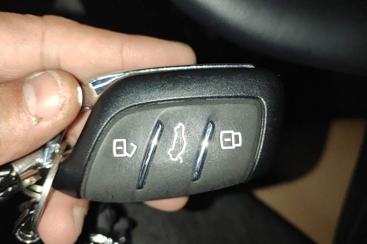 Used Roewe RX5 New Energy 2023 eRX5 Super Hybrid Premium Edition Interior 1