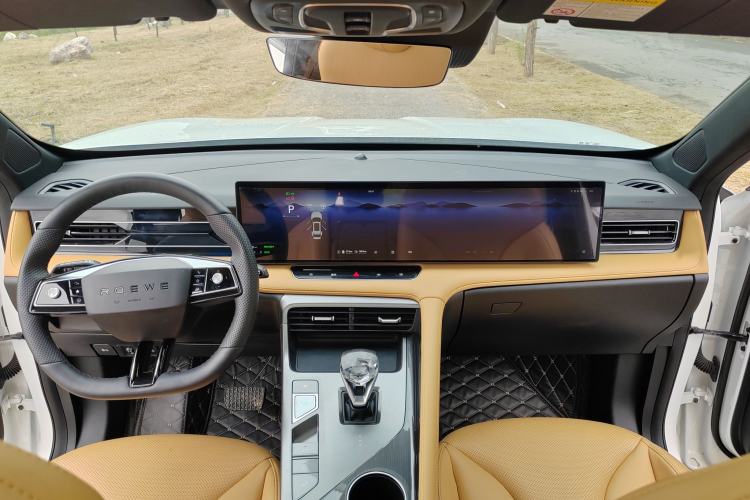Used Roewe RX5 New Energy 2023 eRX5 Super Hybrid Premium Edition Interior 3