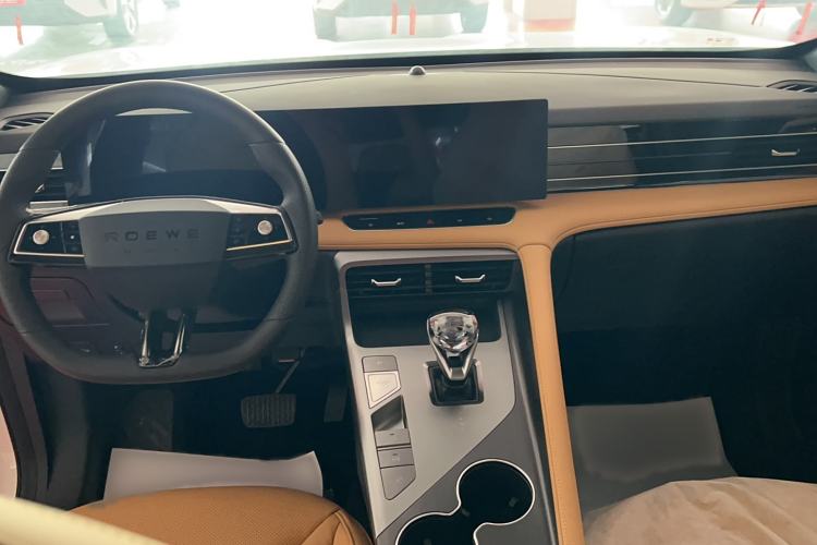 Used Roewe RX5 New Energy 2023 eRX5 Super Hybrid Premium Edition Interior 3