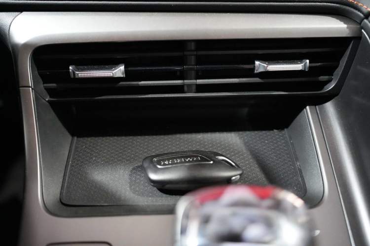 Used Roewe RX5 New Energy 2023 eRX5 Super Hybrid Premium Edition Interior 4
