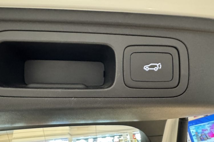 Used Roewe RX5 New Energy 2023 eRX5 Super Hybrid Premium Edition Interior 9