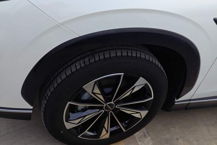 Used Roewe RX5 New Energy 2023 eRX5 Super Hybrid Premium Edition Left Front Wheel Hub