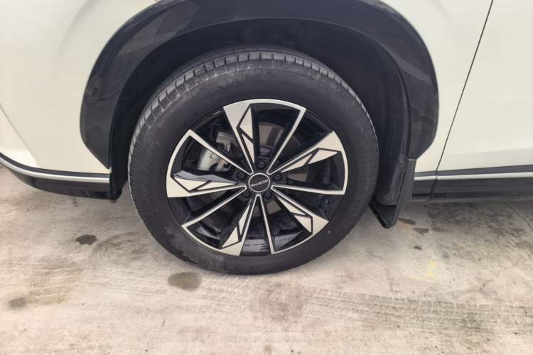 Used Roewe RX5 New Energy 2023 eRX5 Ultra-Hybrid Comfort Edition Left Front Wheel Hub