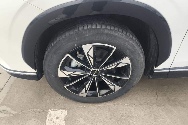 Used Roewe RX5 New Energy 2023 eRX5 Ultra-Hybrid Comfort Edition Left Front Wheel Hub