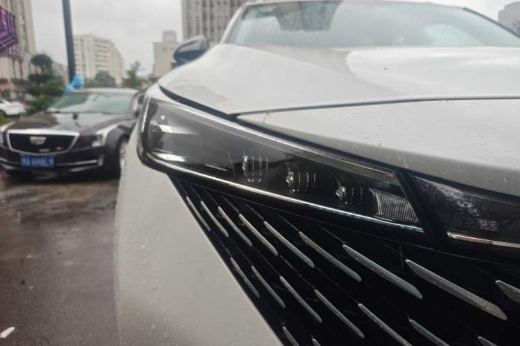 Used Roewe RX5 New Energy 2023 eRX5 Ultra-Hybrid Comfort Edition Right Front Headlight
