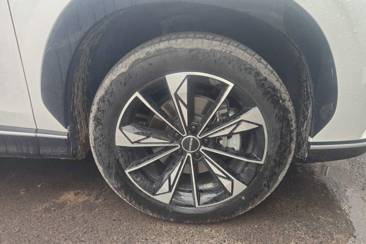 Used Roewe RX5 New Energy 2023 eRX5 Ultra-Hybrid Comfort Edition Right Front Wheel Hub