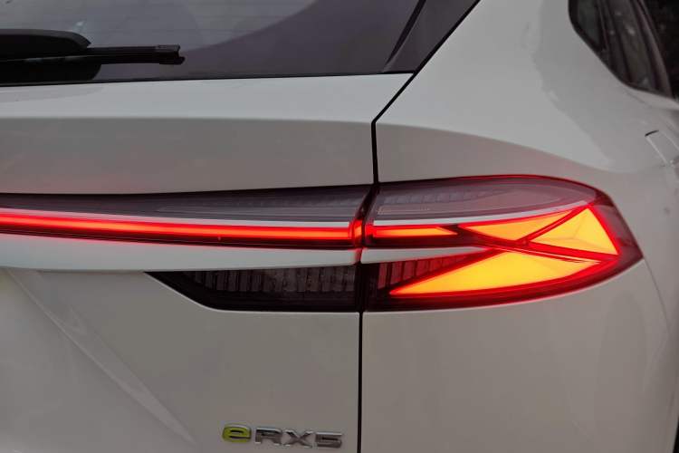 Used Roewe RX5 New Energy 2023 eRX5 Super Hybrid Premium Edition Right Rear Taillight