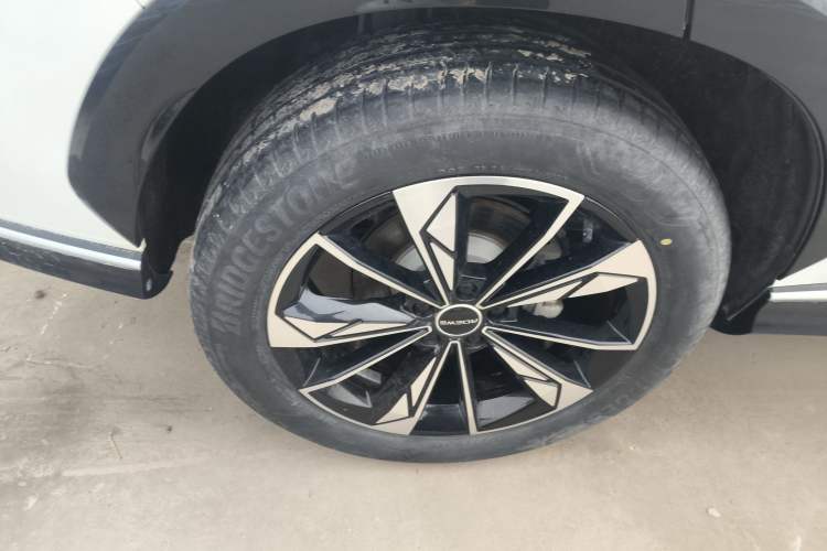 Used Roewe RX5 New Energy 2023 eRX5 Ultra-Hybrid Comfort Edition Right Rear Wheel Hub